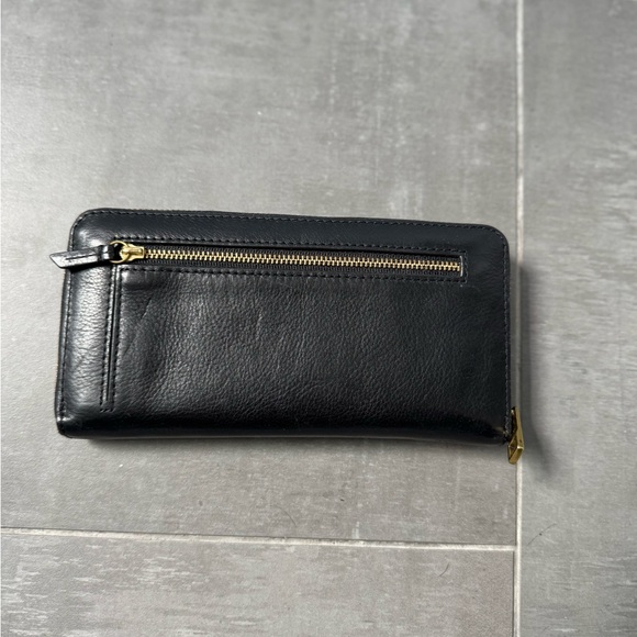 Fossil Black Leather Zip Wallet - Picture 2 of 3
